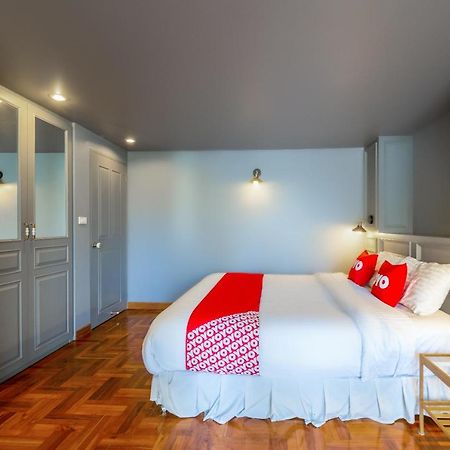 Oyo 1042 Boon'S Residence Bangkok Bagian luar foto