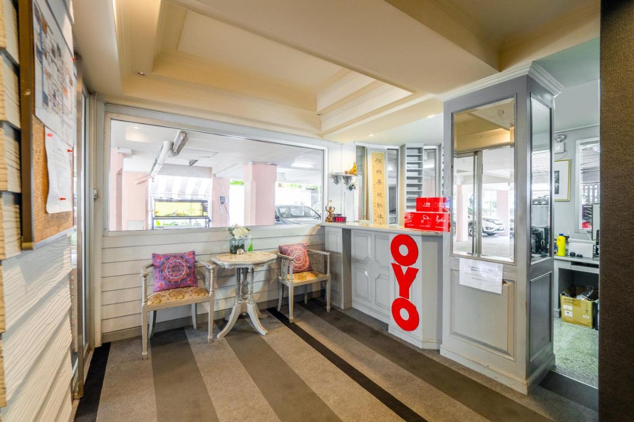 Oyo 1042 Boon'S Residence Bangkok Bagian luar foto