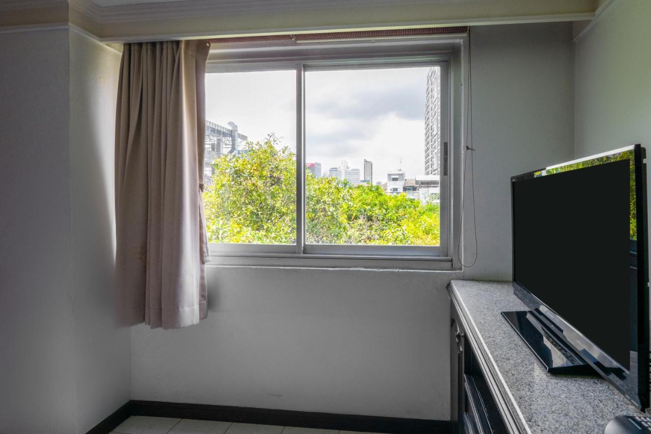 Oyo 1042 Boon'S Residence Bangkok Bagian luar foto