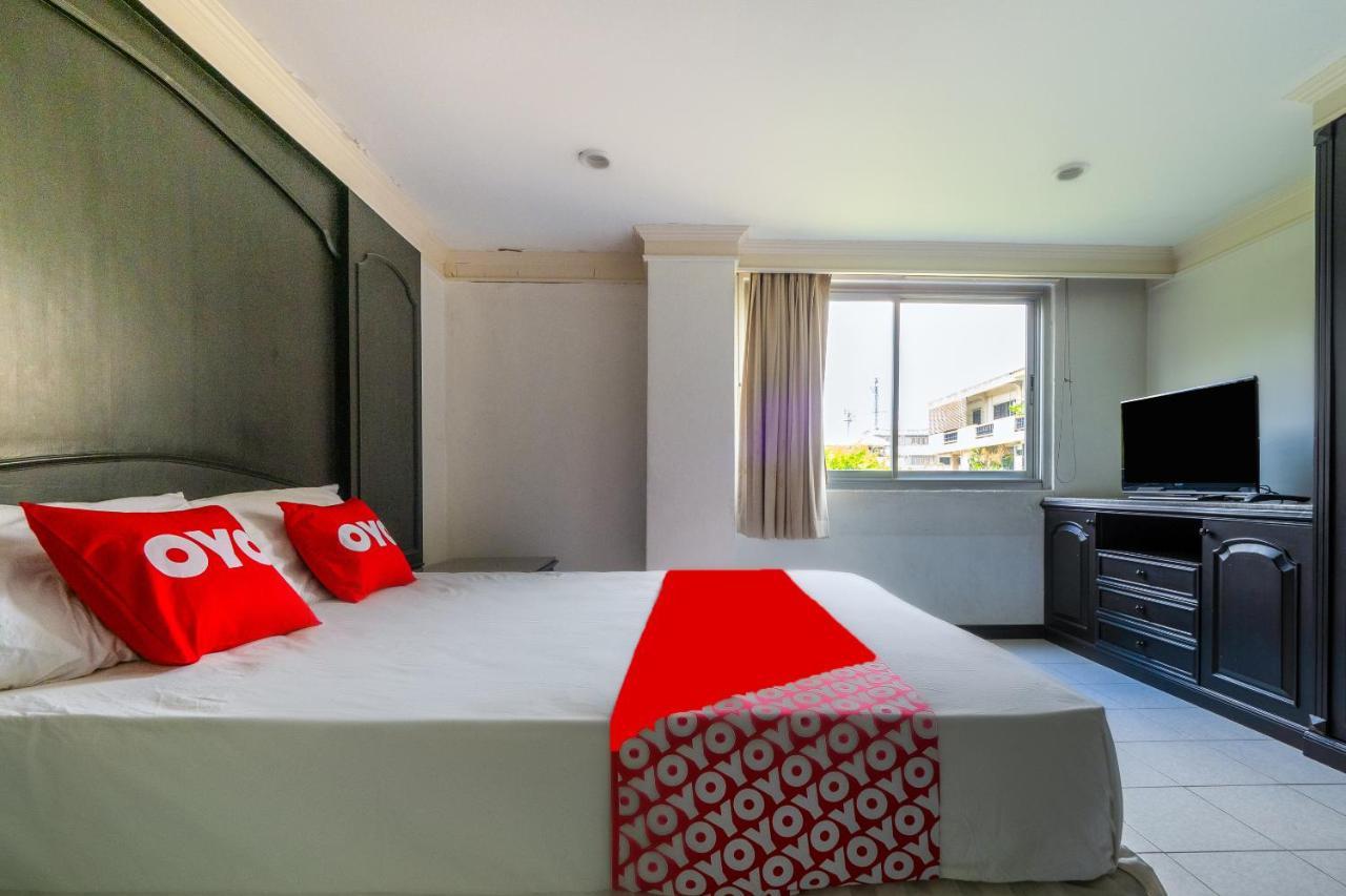 Oyo 1042 Boon'S Residence Bangkok Bagian luar foto