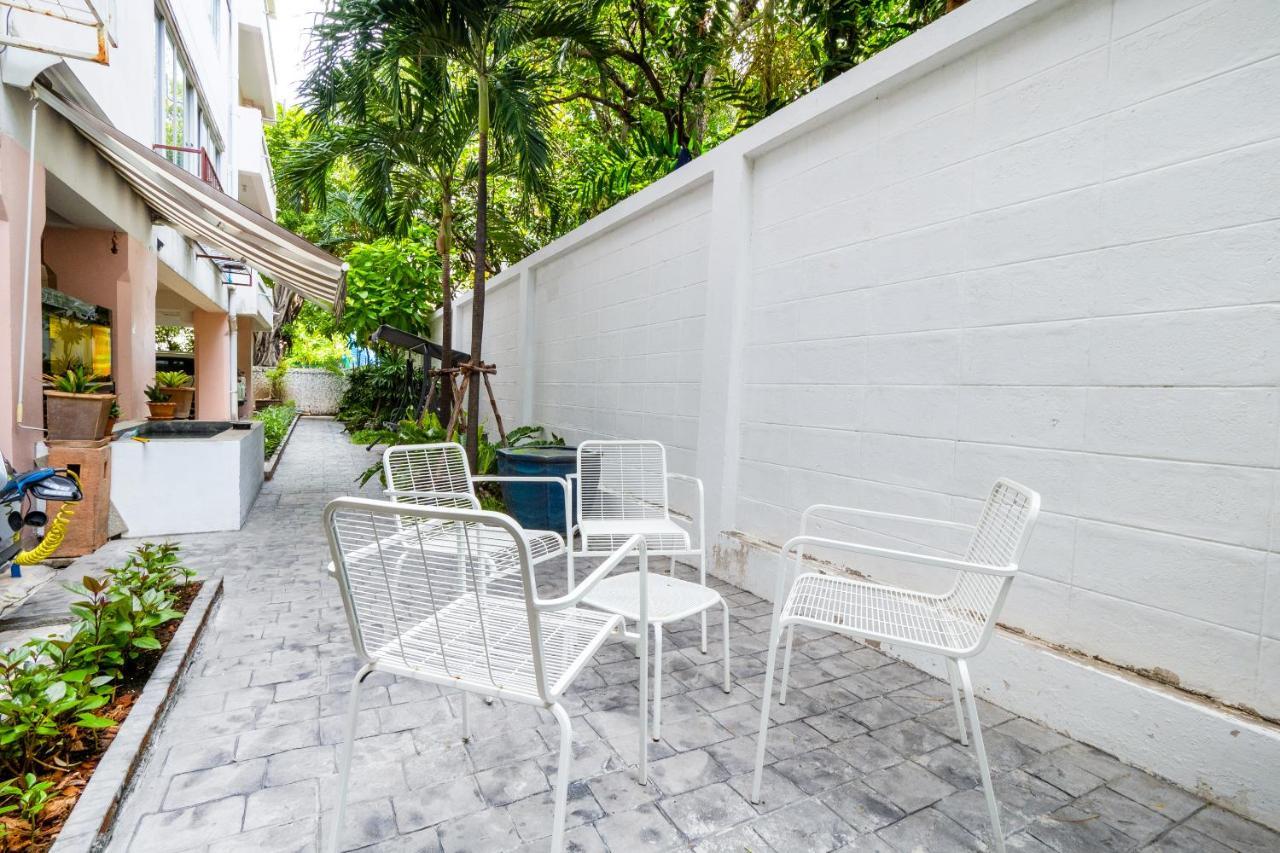 Oyo 1042 Boon'S Residence Bangkok Bagian luar foto